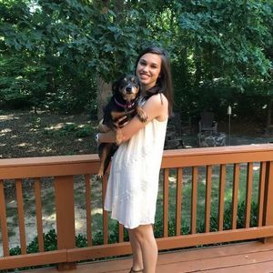 Meet your Posher, Emily